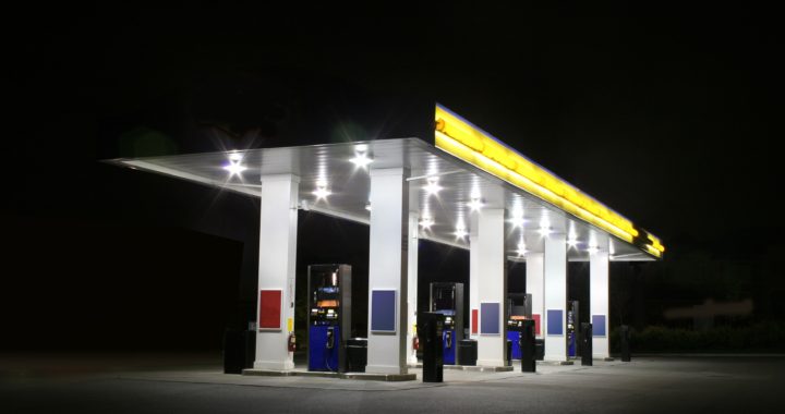 gas-station-night-538959